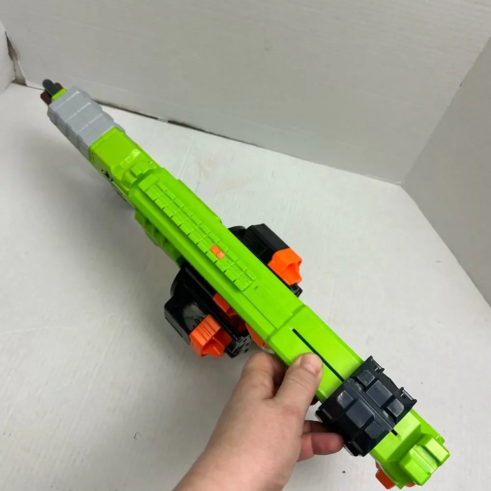 Nerf ZombieStrike Doominator 24 Dart Blaster Green